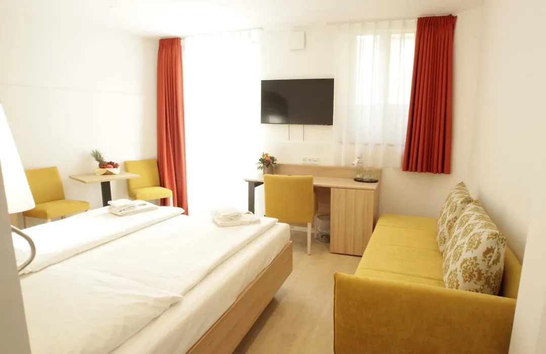 Hotel ADRIA München-1
